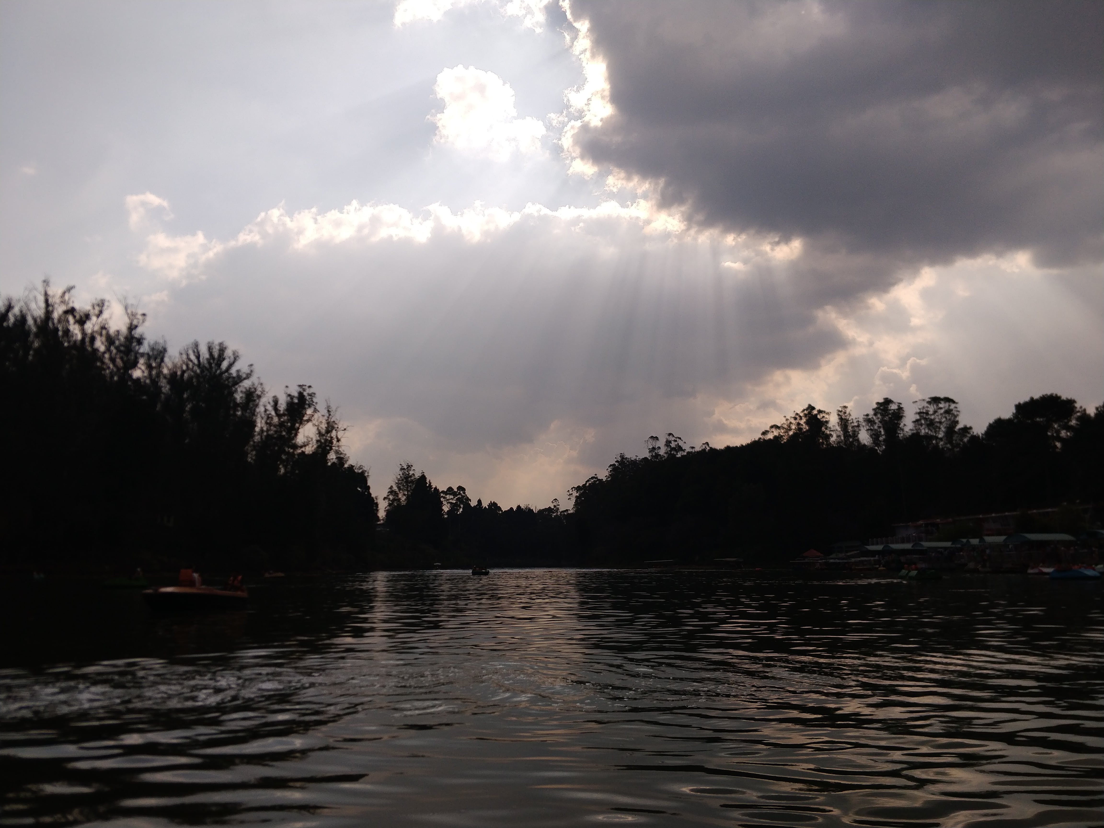 Sunrays during sunset on an evening at Ooty Lake
