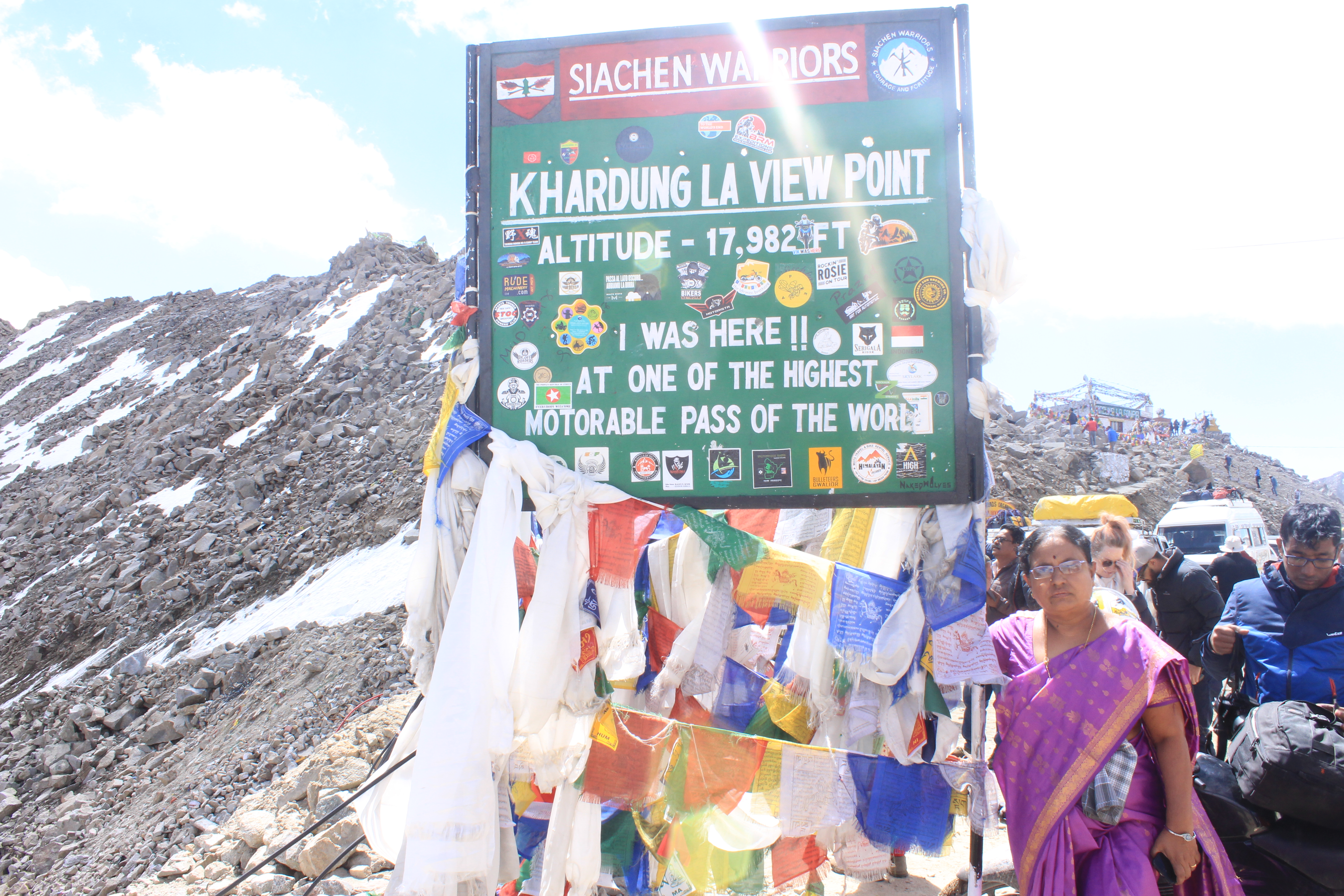 Board of Khardung La View Point
