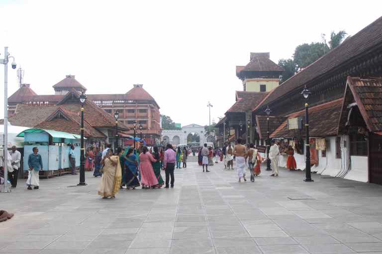 Street pic before the temple