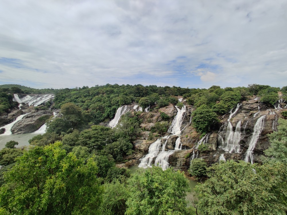 Barachukki Falls, one of the twin falls of Shivasamudram Falls.