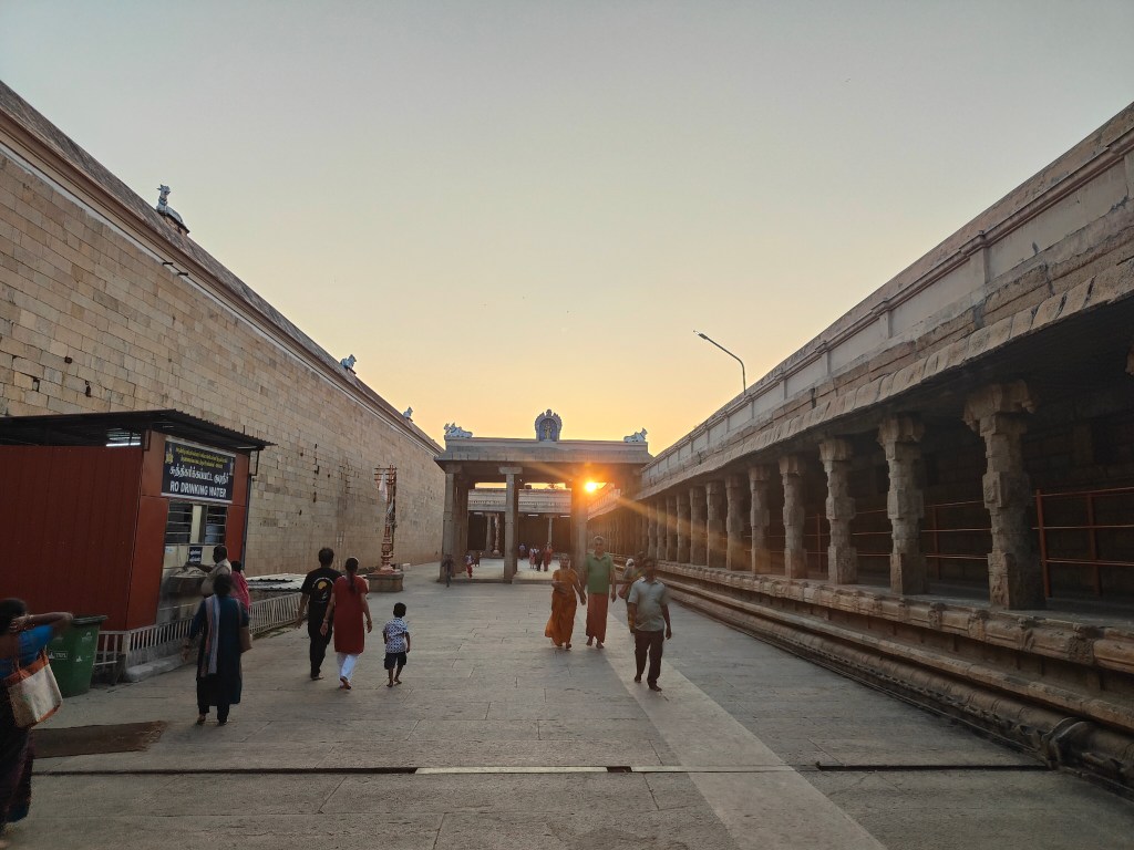 Discover Jambukeswarar Temple in Thiruvanaikaval near Srirangam, one of the sacred Pancha Bhoota Shiva temples representing the water element. Travel tips, history, and darshan experience.